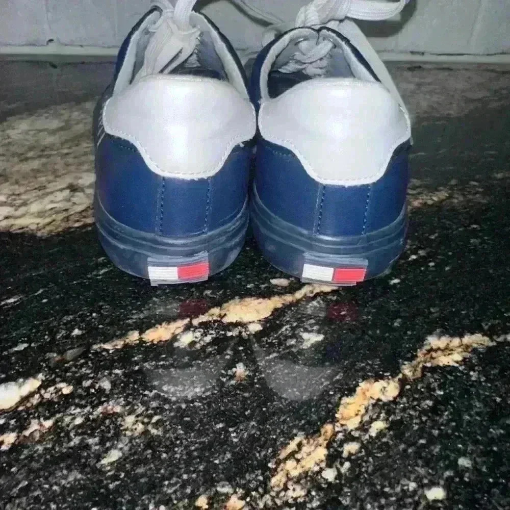 Tommy Hilfiger Sneakers for Woman. Size 6, Blue & White - Picture 8 of 12